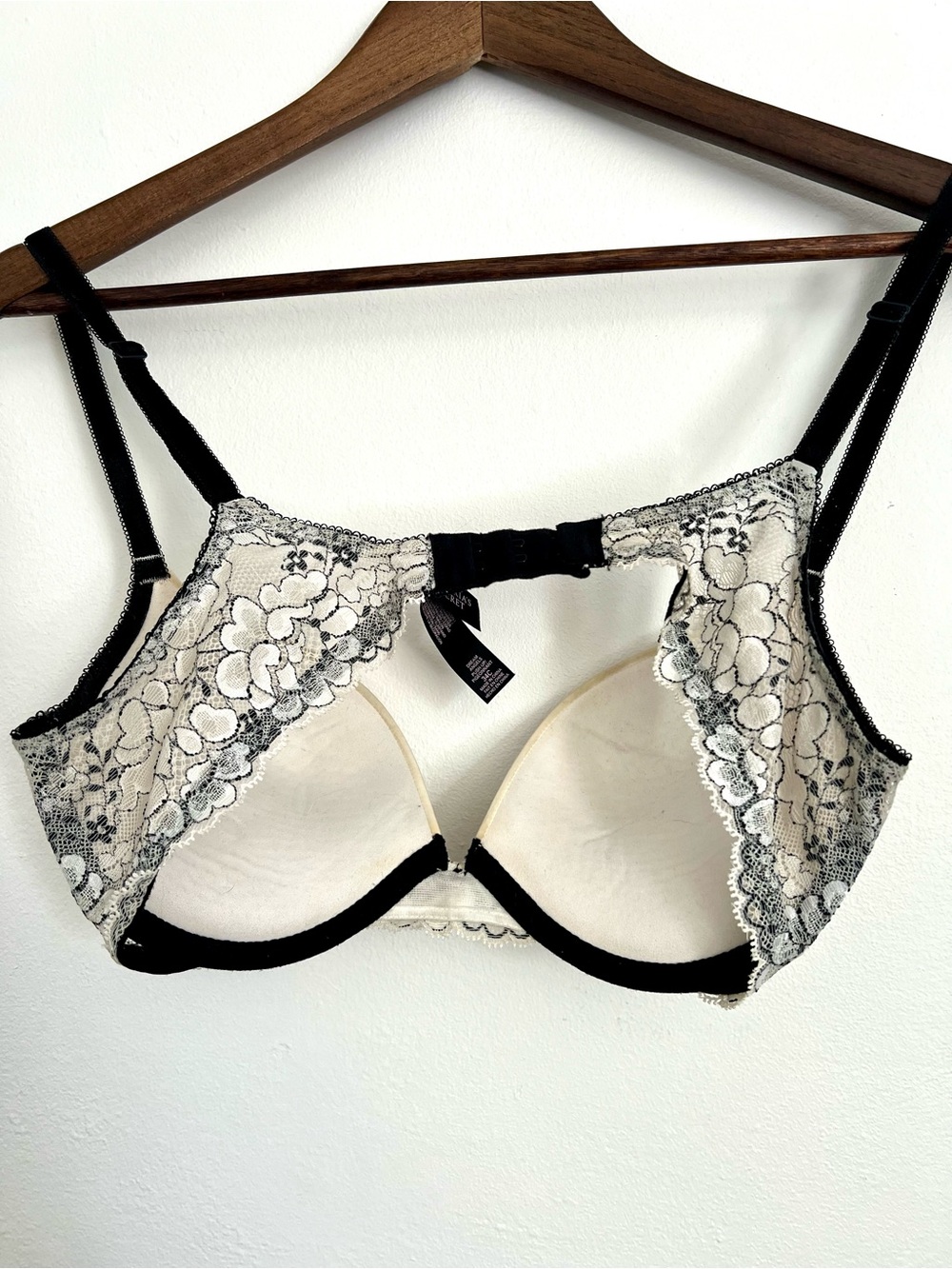 Victoria’s Secret Dream Angels Lace Push Up Bra 34C Black Cream Floral - Picture 5 of 6